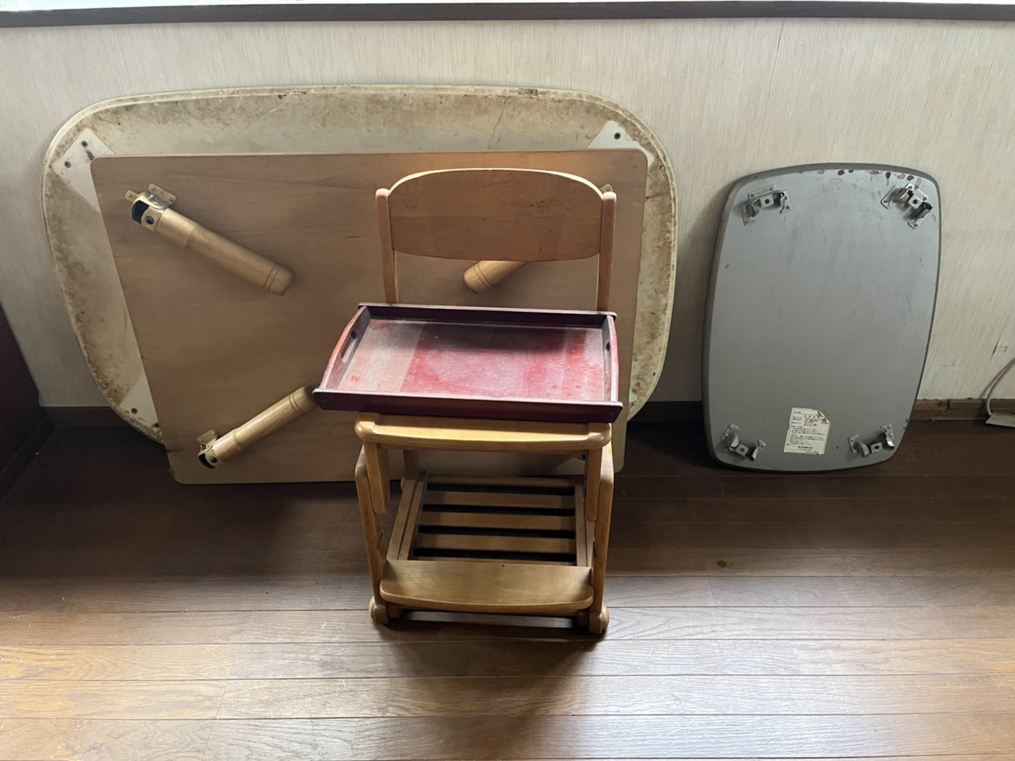 ダイニングテーブル-椅子-折り畳みテーブル-横浜の不用品回収業者
